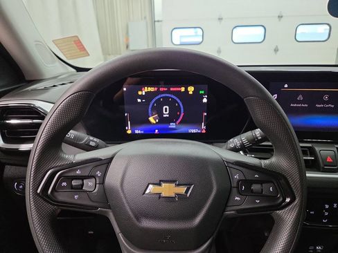 Used 2024 Chevrolet TrailBlazer LS AWD/4WD image 22