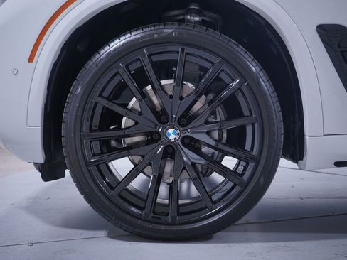 Used 2026 BMW X5 sDrive40i w/ M Sport Package RWD image 2