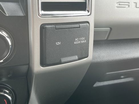 Used 2017 Ford F250 Lariat w/ Chrome Package image 24