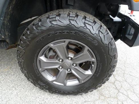 Used 2017 Jeep Wrangler Unlimited Rubicon AWD/4WD image 15