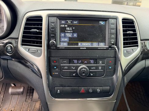 Used 2012 Jeep Grand Cherokee Laredo image 14