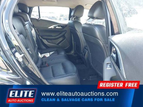 Used 2018 INFINITI QX30 FWD image 16