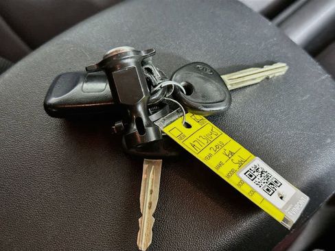 Used 2010 Kia Soul + w/ Audio Pkg FWD image 19
