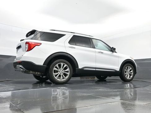 Used 2023 Ford Explorer Limited w/ Equipment Group 301A AWD/4WD image 28