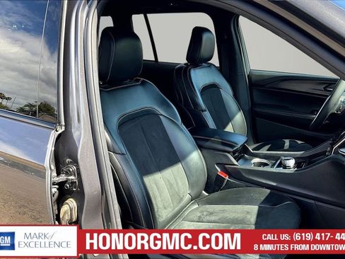 Used 2024 Jeep Grand Cherokee Altitude AWD/4WD image 29