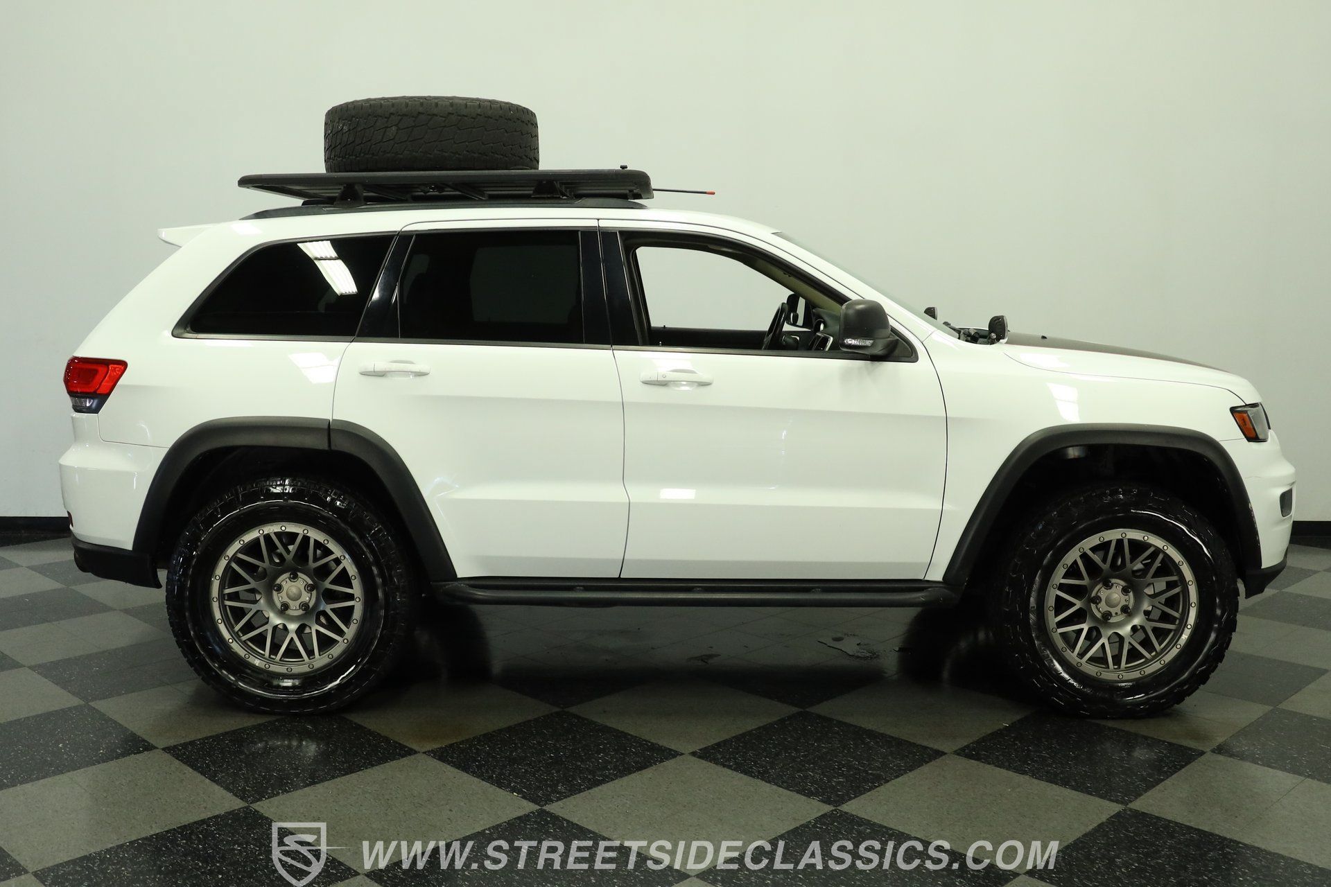 Used 2014 Jeep Grand Cherokee Limited w/ Luxury Group II AWD/4WD image 13