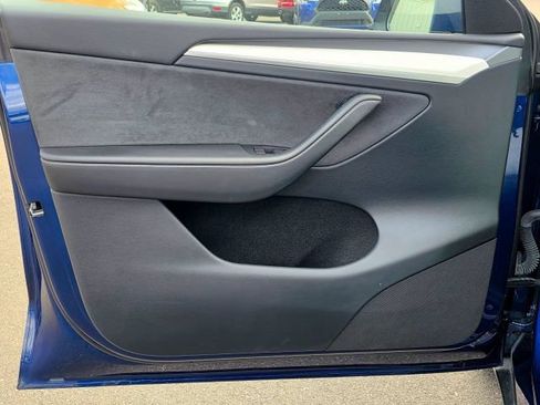 Used 2023 Tesla Model Y Long Range AWD/4WD image 27