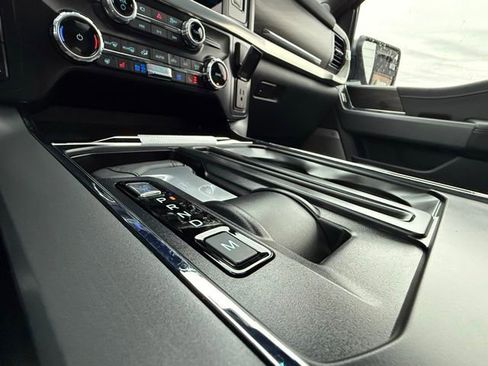 Used 2025 Ford F150 Lariat w/ Equipment Group 502A High image 33