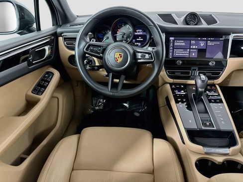 Certified 2026 Porsche Macan AWD/4WD image 25