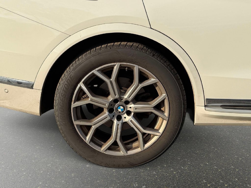 Used 2025 BMW X7 xDrive40i AWD/4WD image 7