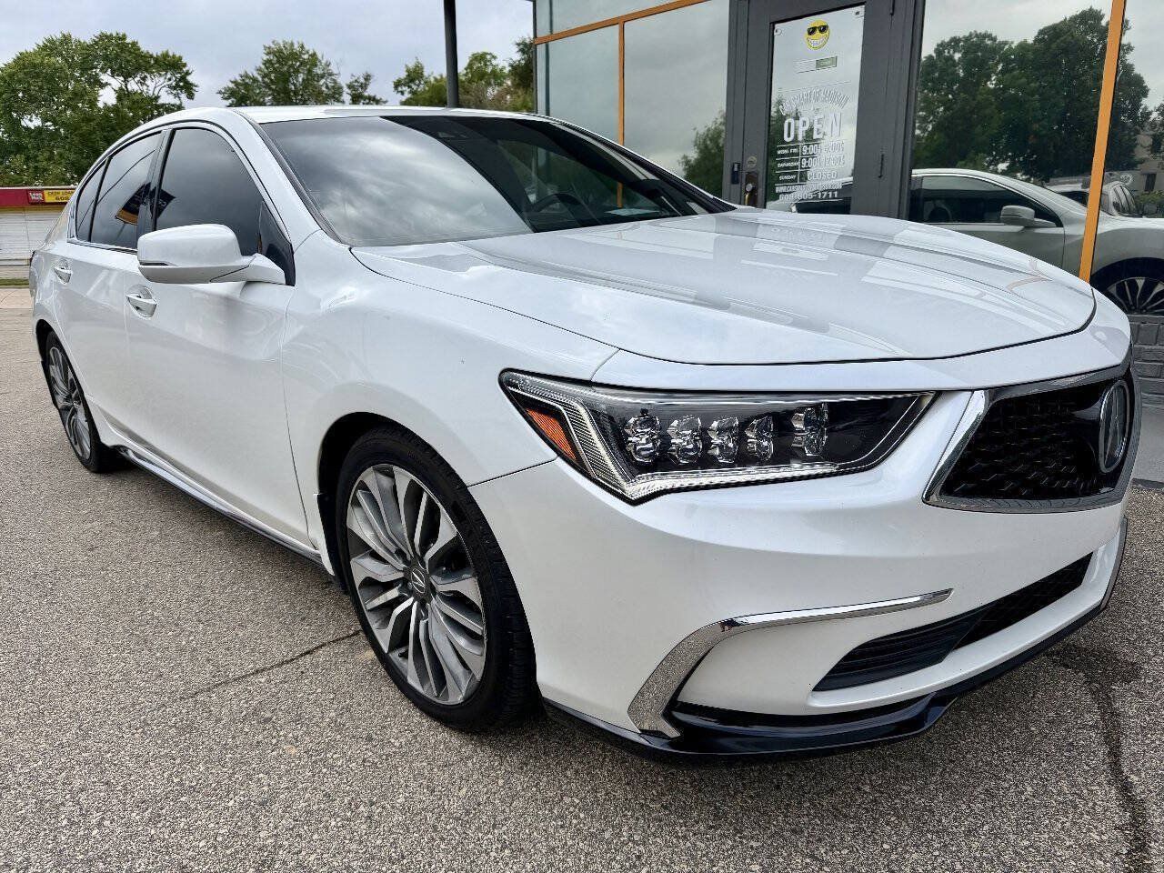 Used 2018 Acura RLX w/ Technology Package FWD image 3