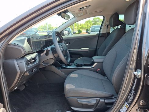 Used 2025 Kia K4 FWD image 13