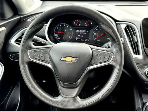 Used 2024 Chevrolet Malibu LT image 25