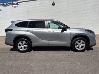 Used 2024 Toyota Highlander LE
