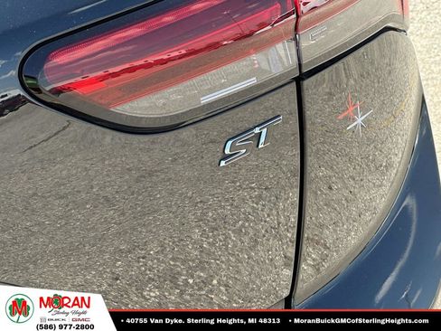 Certified 2023 Buick Envision Essence w/ Sport Touring Package AWD/4WD image 11