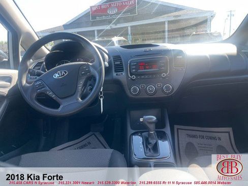 Used 2018 Kia Forte LX image 11
