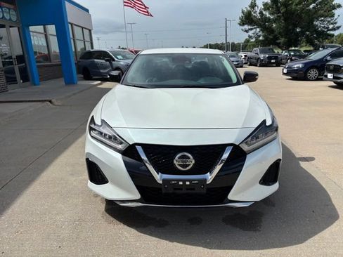 Used 2021 Nissan Maxima 3.5 SV w/ Floor Mat Group FWD image 2