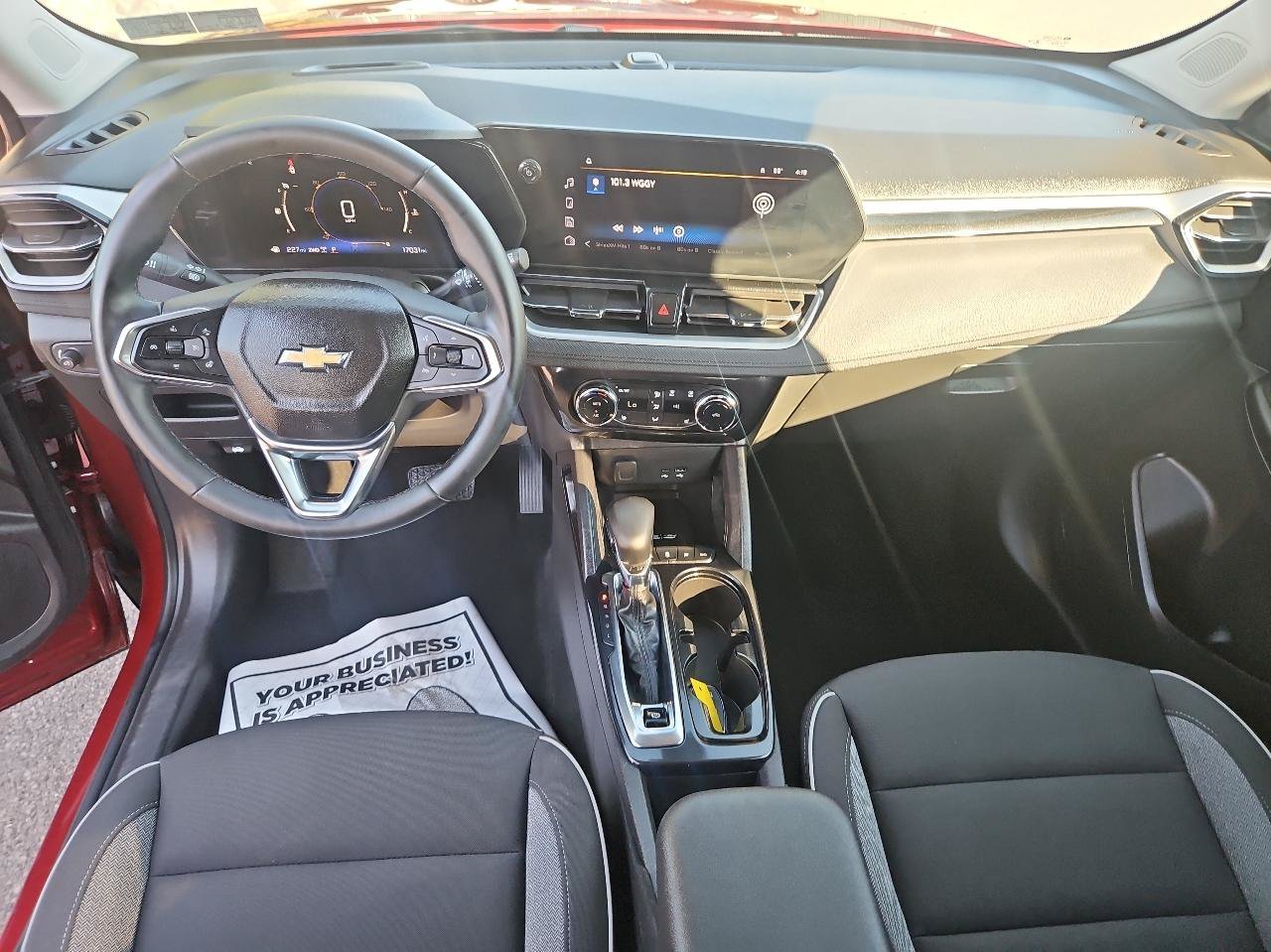 Used 2025 Chevrolet TrailBlazer LT w/ Convenience Package AWD/4WD image 21