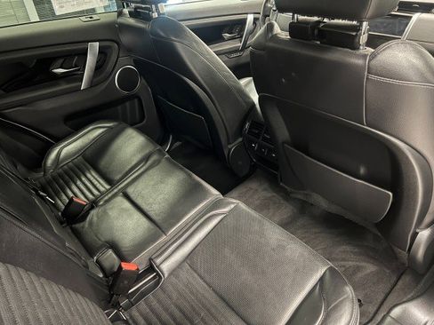 Used 2020 Land Rover Discovery Sport SE image 40