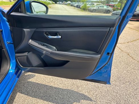 Used 2024 Nissan Sentra SV FWD image 14