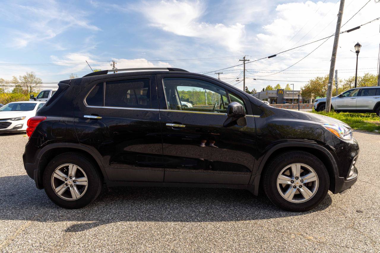 Used 2020 Chevrolet Trax LT w/ LT Convenience Package FWD image 7