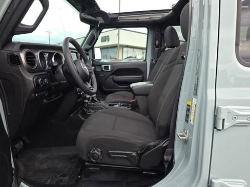 Used 2023 Jeep Wrangler Unlimited w/ Sun & Screen Package AWD/4WD image 15