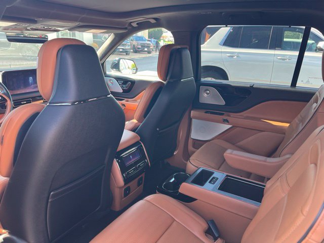 Used 2025 Lincoln Aviator Black Label AWD/4WD image 7