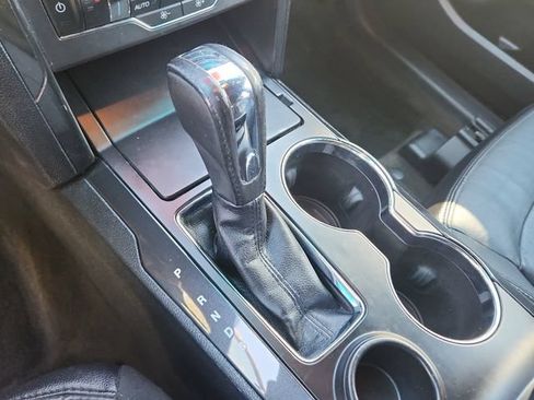 Used 2016 Ford Explorer XLT w/ Equipment Group 202A FWD image 19