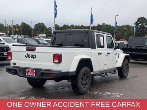 Used 2023 Jeep Gladiator Sport AWD/4WD image 3