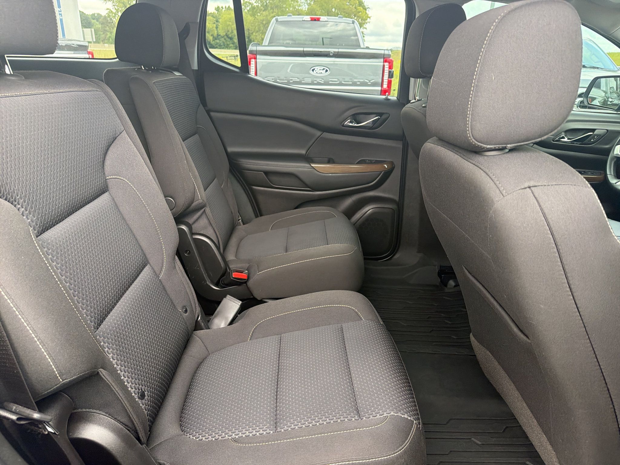 Used 2023 GMC Acadia SLE w/ Driver Convenience Package FWD image 23