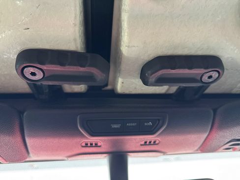 Used 2022 Jeep Gladiator Sport AWD/4WD image 28