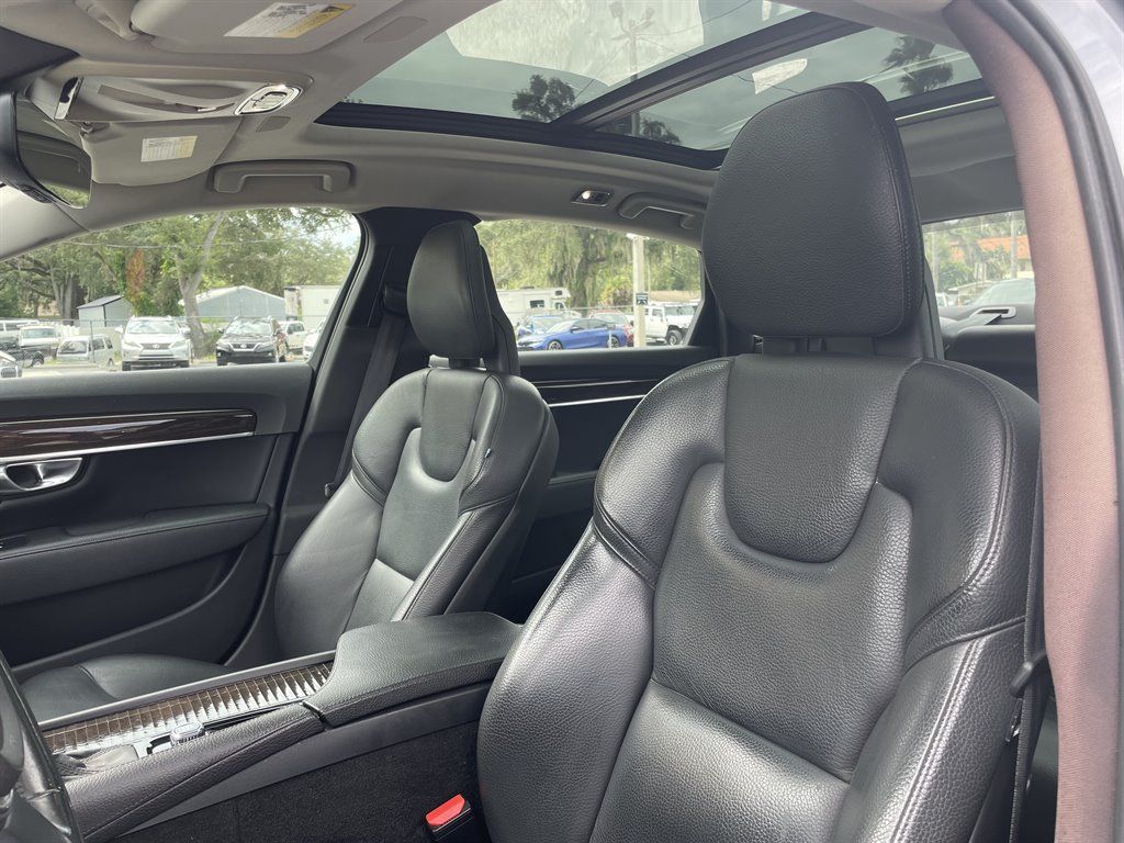 Used 2018 Volvo S90 T5 Momentum w/ Convenience Package AWD/4WD image 5