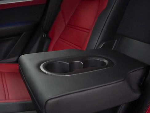 Certified 2026 Porsche Cayenne E-Hybrid Coupe AWD/4WD image 17