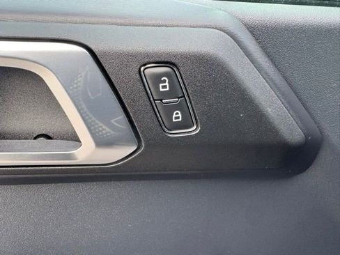 Used 2025 Ford Bronco Badlands w/ Sasquatch Package image 12