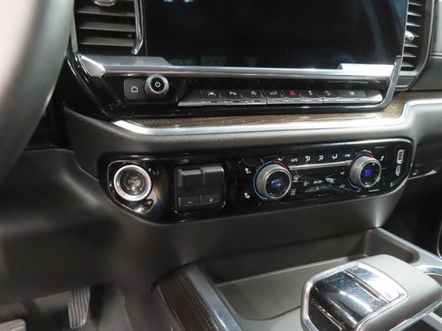 Used 2025 Chevrolet Silverado 1500 RST AWD/4WD image 65