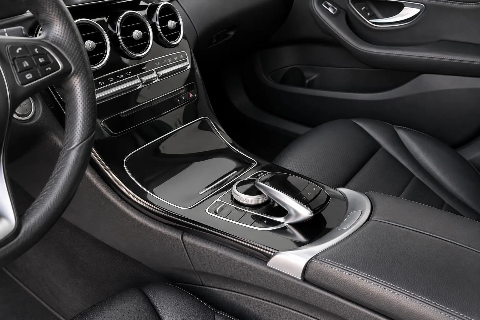 Used 2016 Mercedes-Benz C 300 4MATIC Sedan image 16