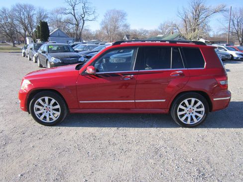 Used 2011 Mercedes-Benz GLK 350 4MATIC image 1