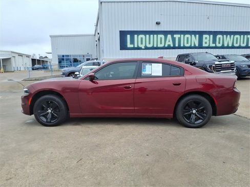 Used 2017 Dodge Charger SXT image 8