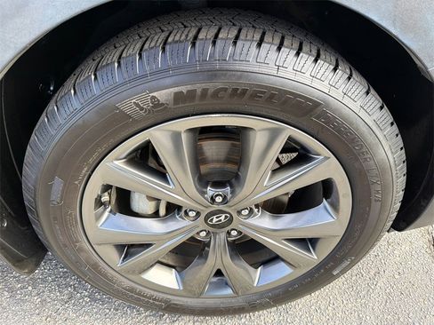 Used 2017 Hyundai Santa Fe Sport image 12