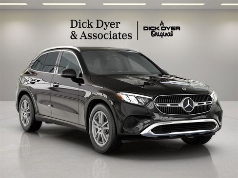 Used 2025 Mercedes-Benz GLC 300 image 36