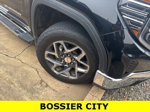 Certified 2024 GMC Sierra 1500 SLT image 4