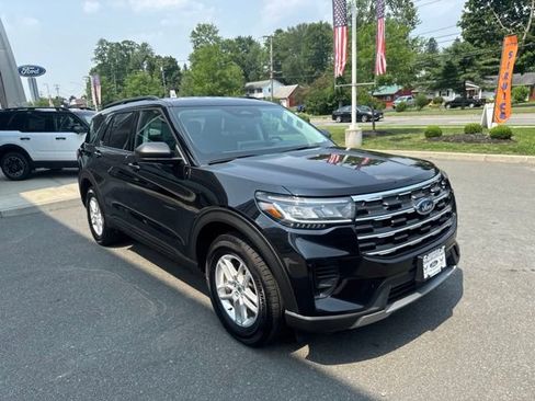 Used 2026 Ford Explorer Active AWD/4WD image 5
