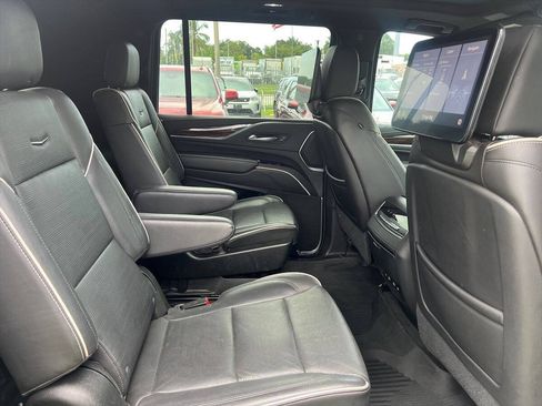 Used 2021 Cadillac Escalade ESV Premium Luxury w/ Performance Package AWD/4WD image 9