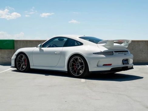 Used 2015 Porsche 911 GT3 RWD image 17