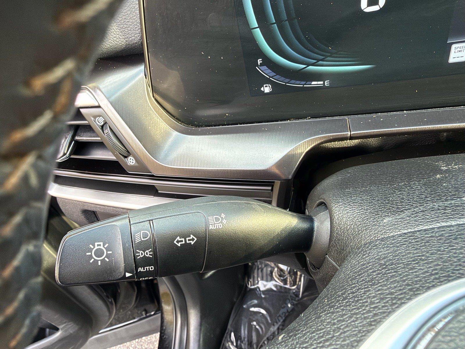 Used 2025 Kia Telluride S AWD/4WD image 28