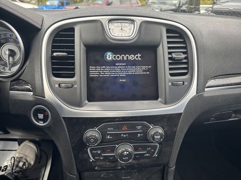 Used 2022 Chrysler 300 Touring L w/ Popular Equipment Group image 19