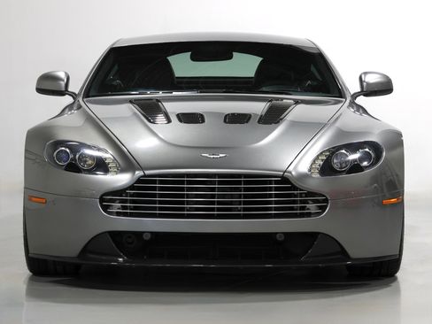 Used 2012 Aston Martin V12 Vantage Coupe image 12