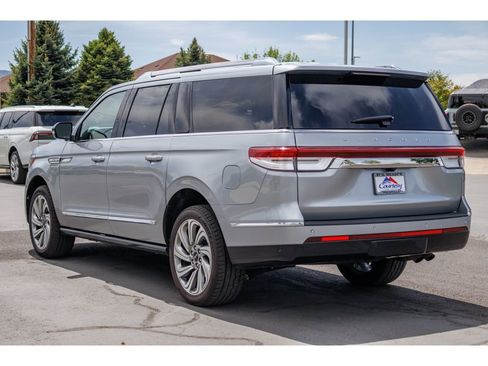 Used 2024 Lincoln Navigator L 4WD image 5