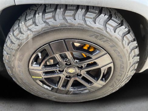 Used 2022 Rivian R1S Launch Edition AWD/4WD image 7
