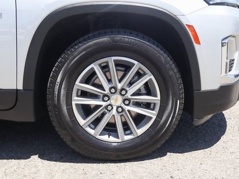 Used 2022 Chevrolet Traverse LT image 50